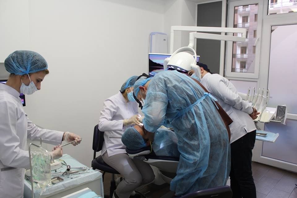 лечение в Ереване открытого и закрытого синус лифтинга